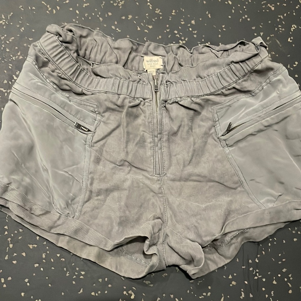 Wilfred grey linen and silk shorts.